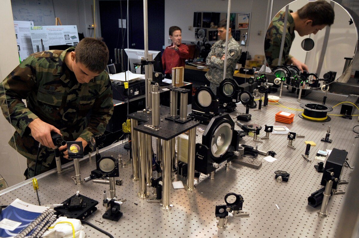 Engineering students at Lincoln working on real-world projects