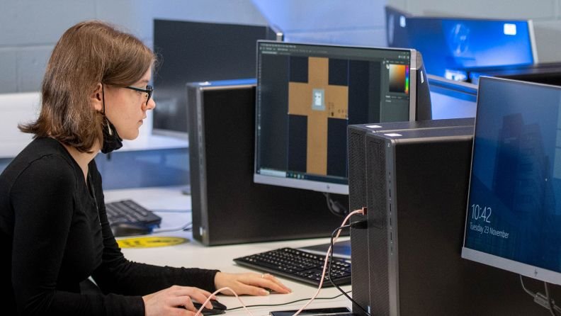 Career-focused computing course at GCU for international students