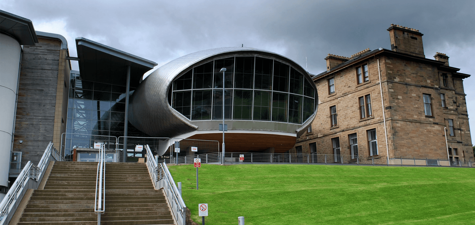 Why Pakistani Students Should Choose Edinburgh Napier University – September 2025 Intake