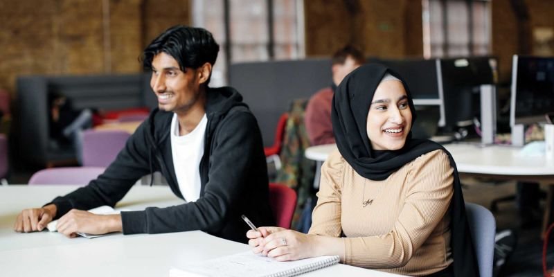 Pakistani students studying at the University of Greenwich UK Pakistani students studying at the University of Greenwich UK