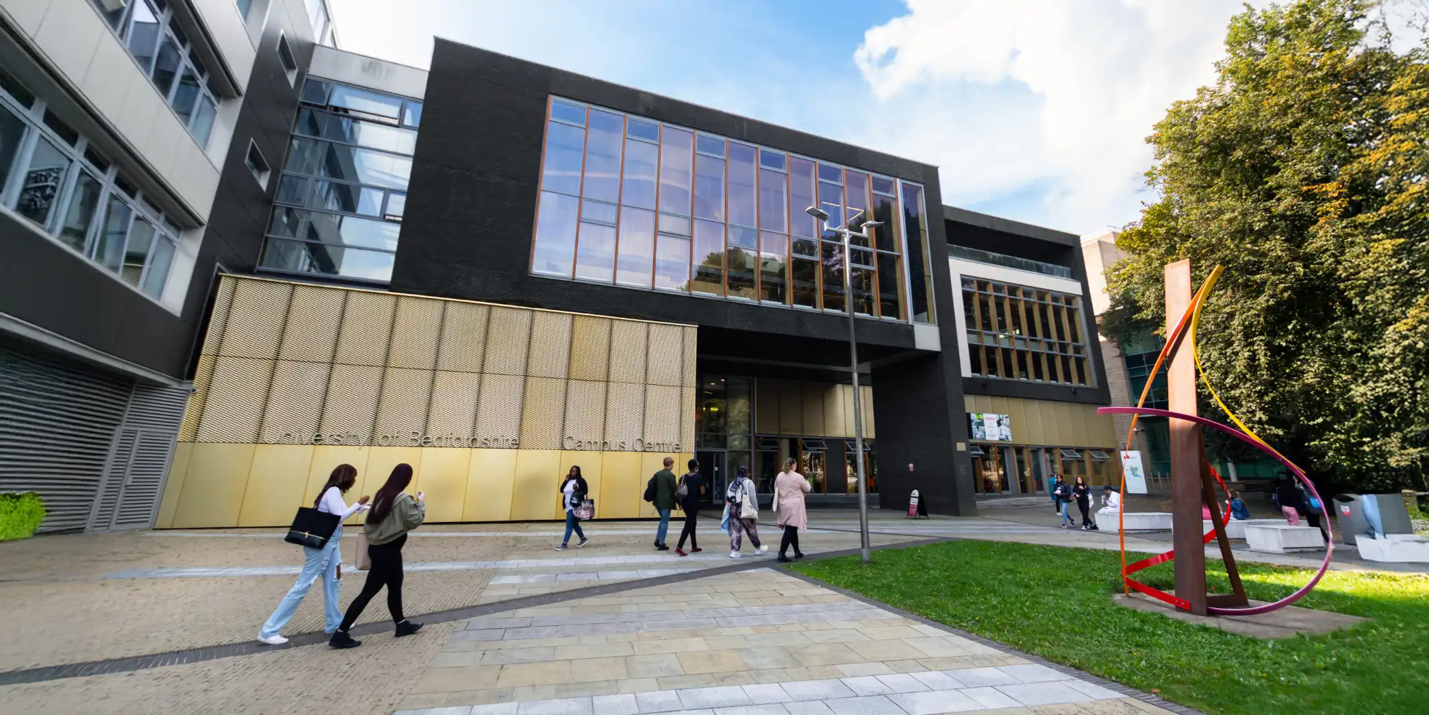 University of Bedfordshire Luton campus building