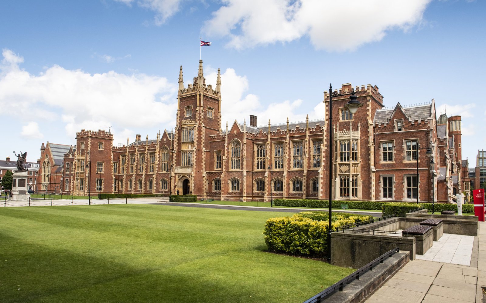 Queen’s University Belfast Campus – UK Russell Group University Queen’s University Belfast Campus – UK Russell Group University