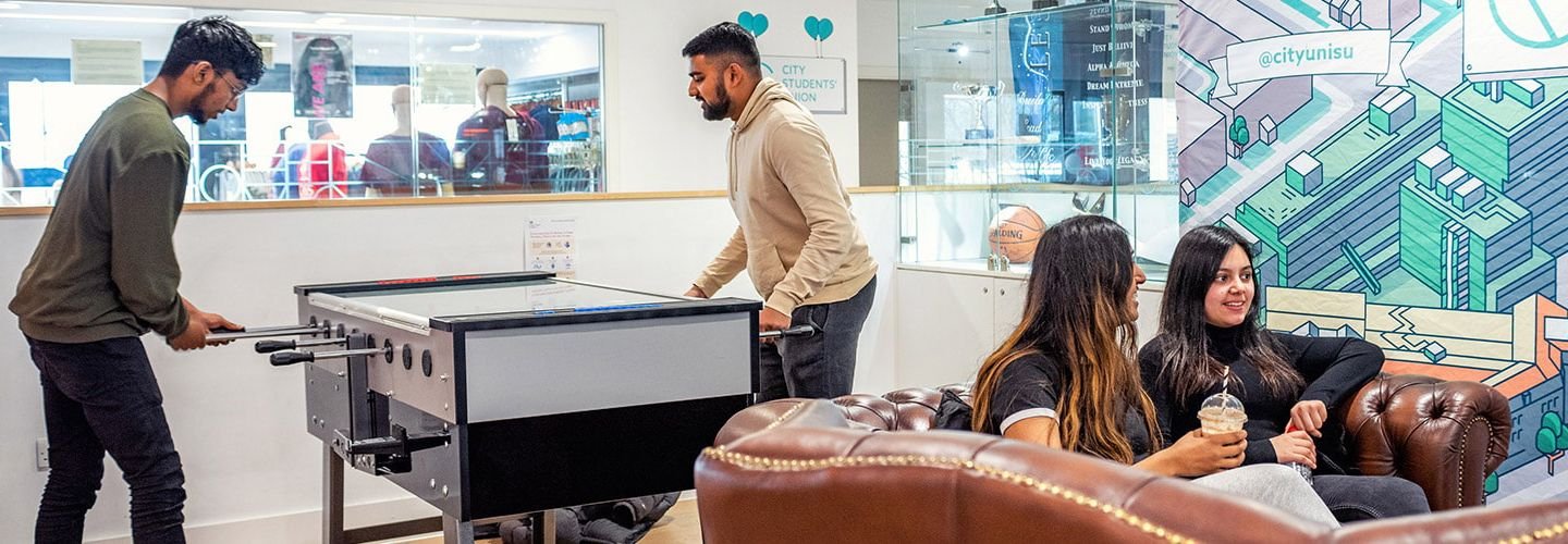 Pakistani students at City University London - Diverse Campus Life Pakistani students at City University London - Diverse Campus Life