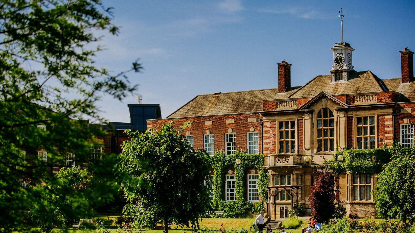 Modern academic facilities at University of Hull